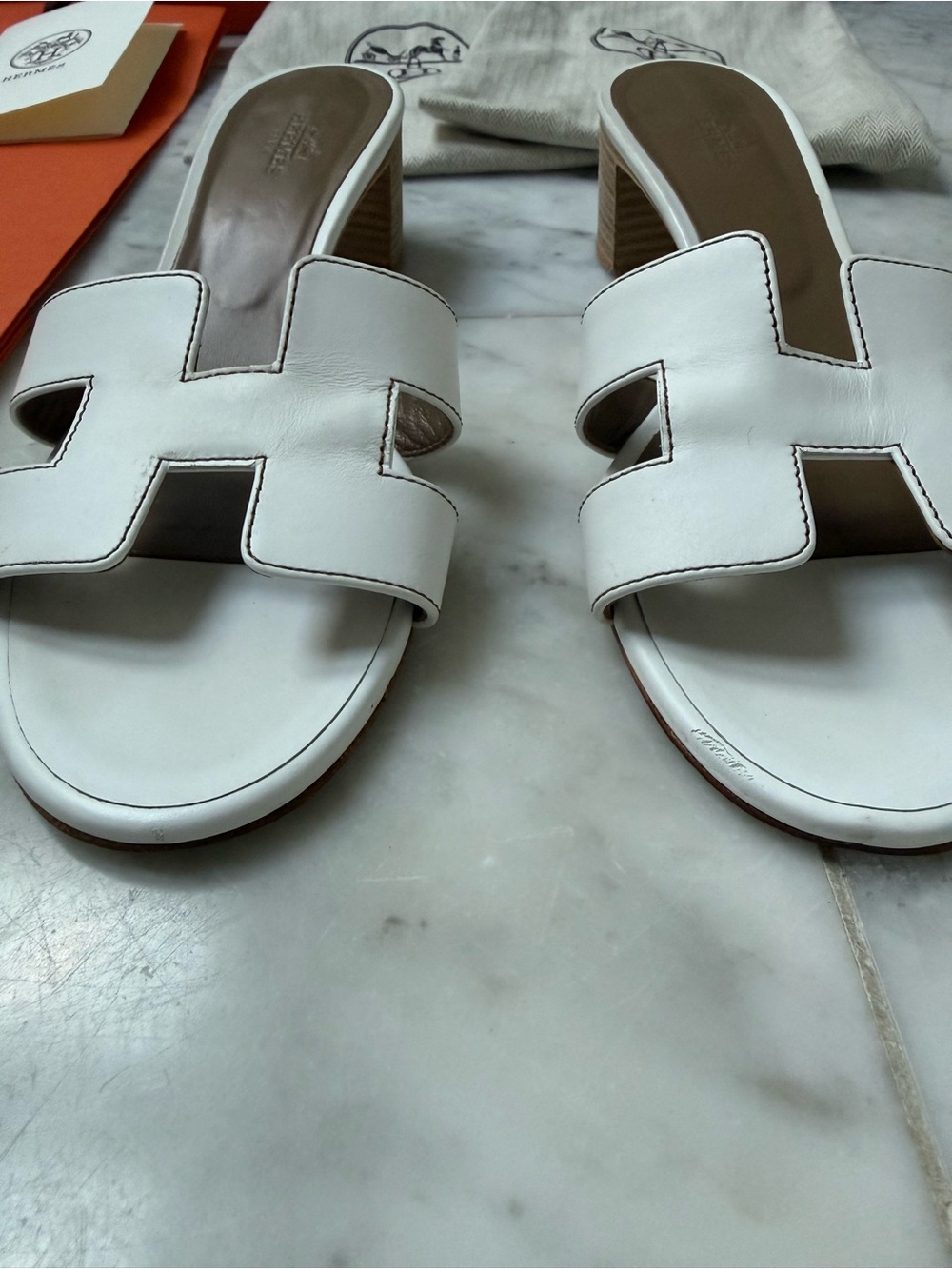 Authentic Hermes Oasis Sandal - Blanc, US 8 / 38.5 - Picture 6 of 7